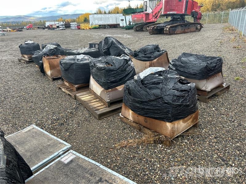 Quantity of (12) Boxes of Heavy Equipment Parts Інше обладнання
