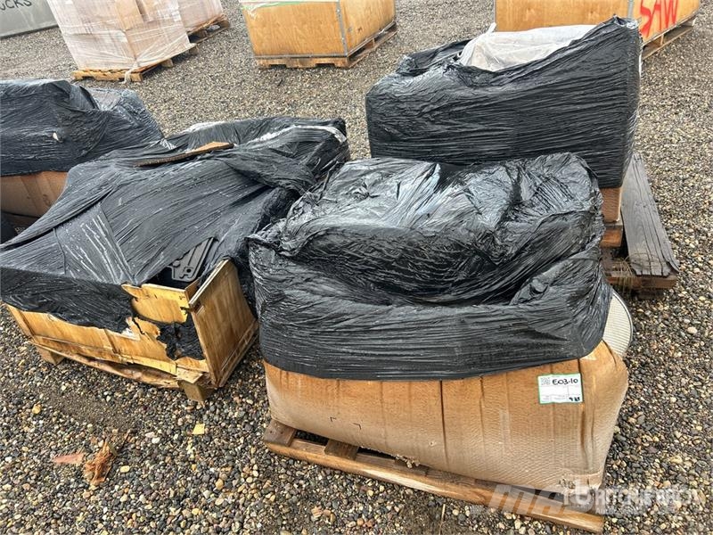 Quantity of (12) Boxes of Heavy Equipment Parts Інше обладнання