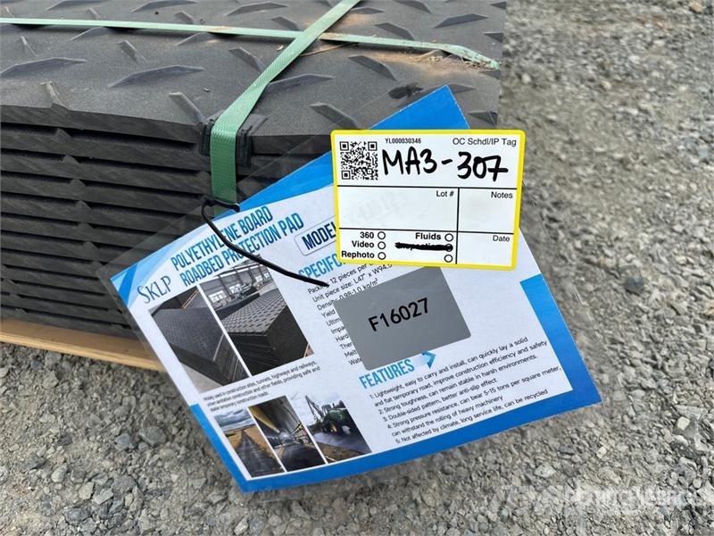 Quantity of (12) SKLP SK-LJB12 94 in x 47 in Poly Transport - Inne