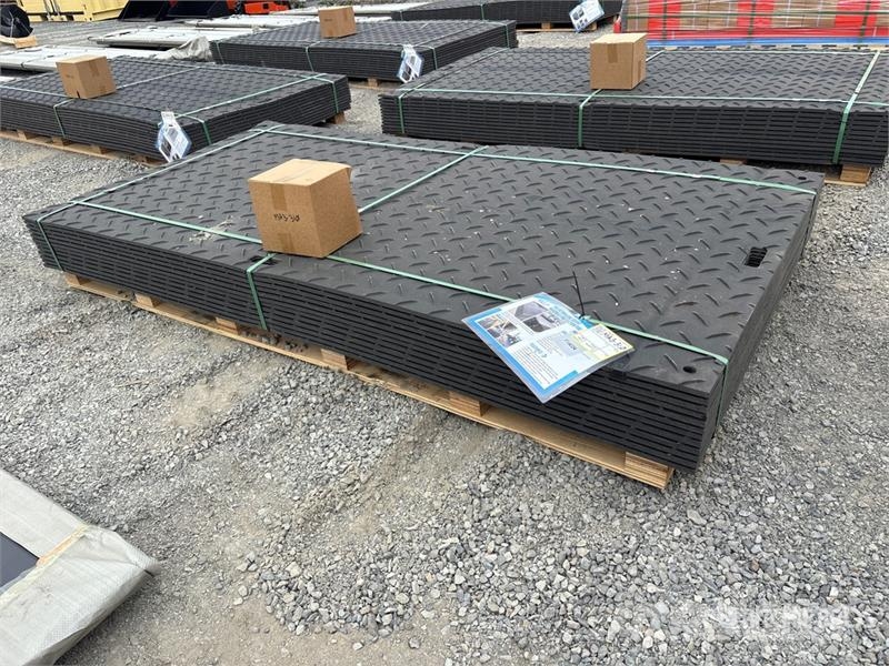 Quantity of (12) SKLP SK-LJB12 94 in x 47 in Poly Transport - Inne