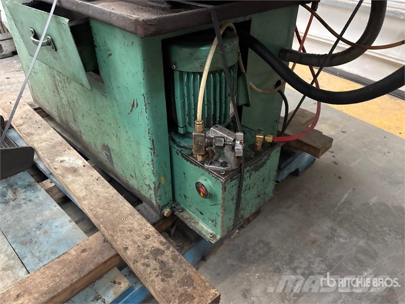 Quantity of (2) Band Saw Statyba - Kita