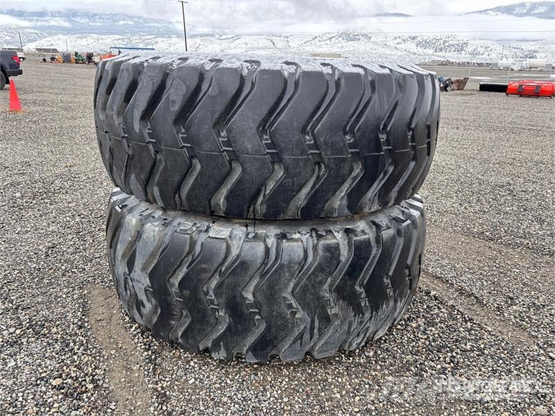  Quantity of (2) Bridgestone 29.5R35 Tires Tekerlekler