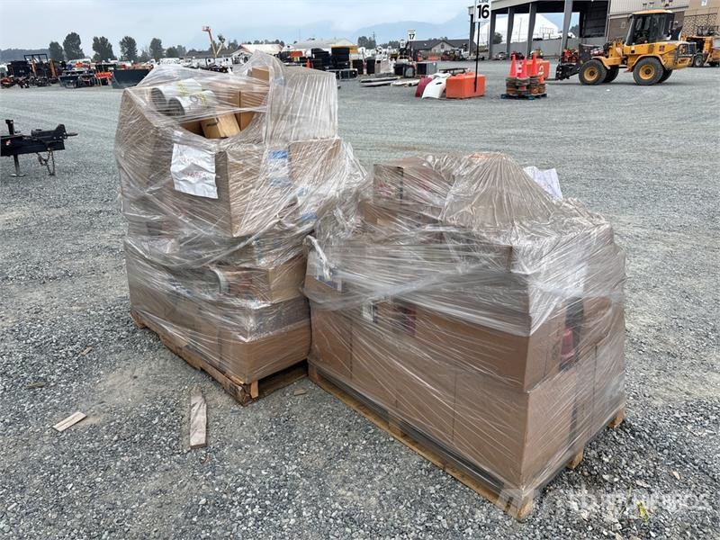 Quantity of (2) Pallets of Equipment Filters (Unus Egyéb alkatrészek