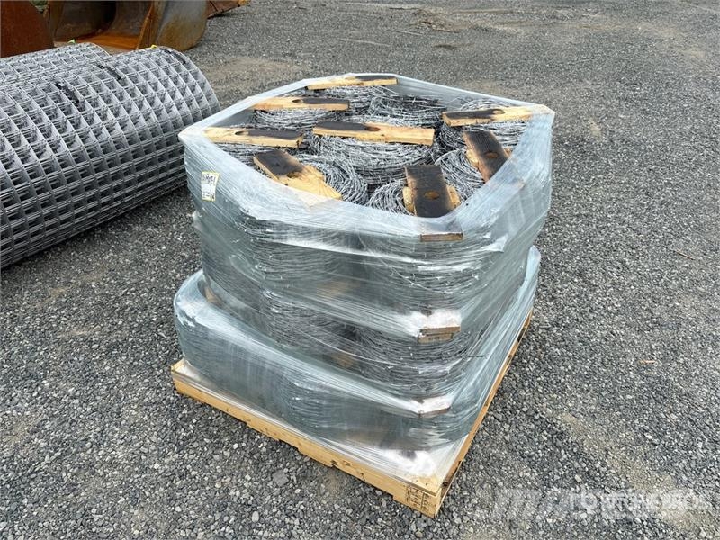  Quantity of (27) Rolls Barb Wire 12 Gauge Galvaniz 건설 장비 - 기타