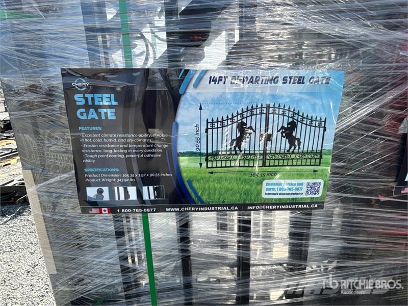  Quantity of (3) 14 ft Steel Bi-Parting Driveway Ga Sonstige Landmaschinen