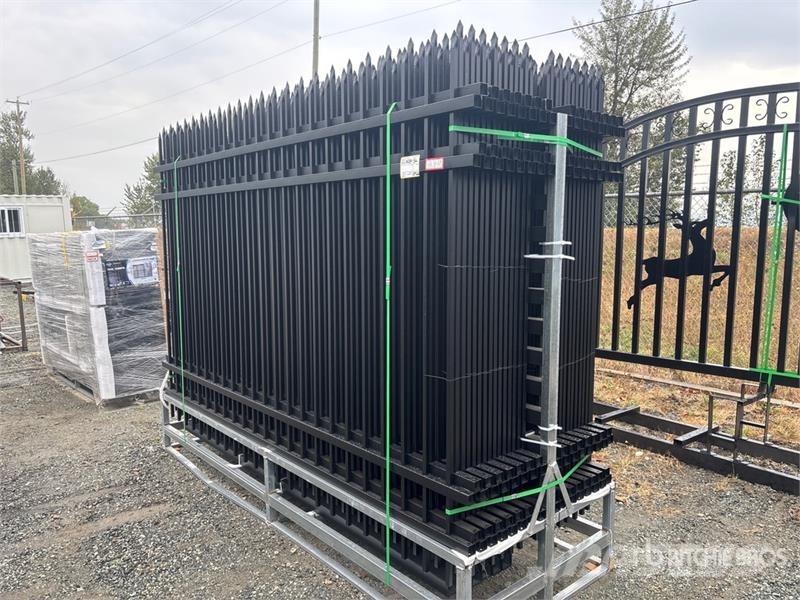 Quantity of (30) 9 ft 9 in x 6 ft 6 in Iron Fencin Oprema za ograje