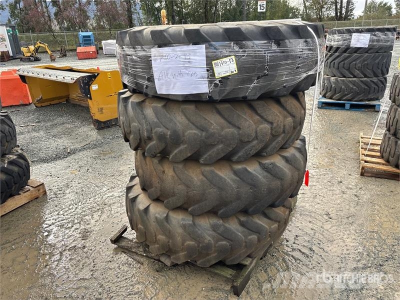 Quantity of (4) 14.00-24TG Tires Gume, točkovi i felne