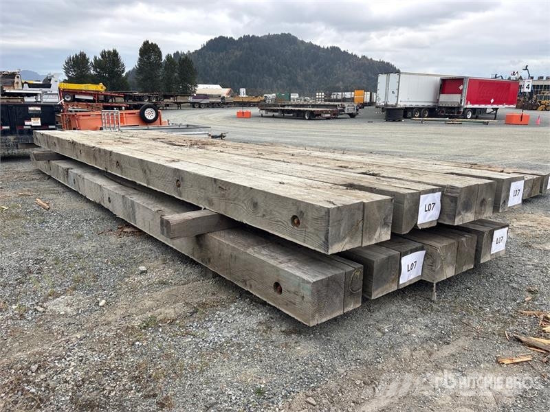 Quantity of (4) 4 ft x 12 in x 30 ft Timber Crane Crane spares & accessories