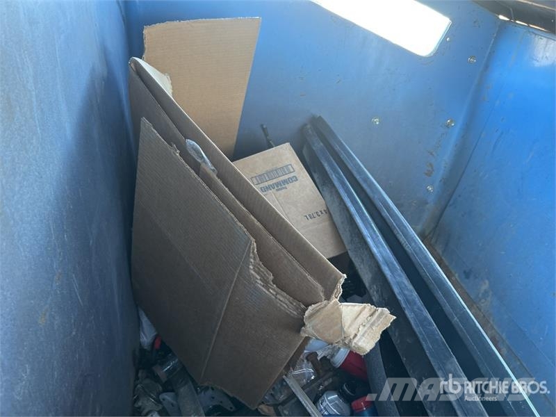 Quantity of (4) 4 yd Garbage Bin Drugi deli