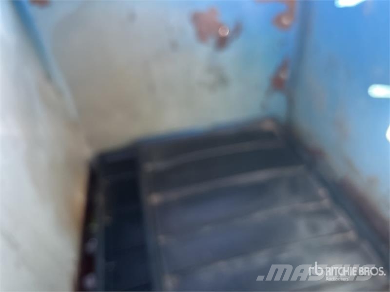Quantity of (4) 4 yd Garbage Bin Drugi deli