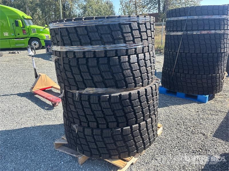  Quantity of (4) Beaver 17.5R25 Radial Tires (Unuse Gume, kolesa in platišča