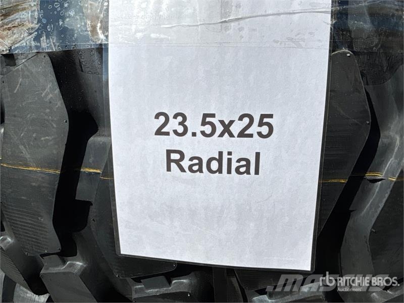  Quantity of (4) Dumax 23525D568 23.5R25 Radial Tir الإطارات والعجلات والحافات