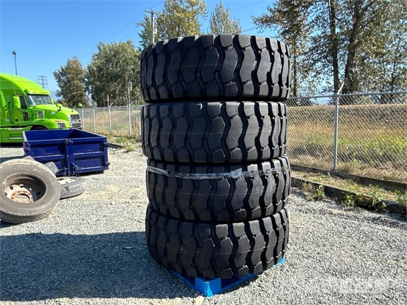  Quantity of (4) Dumax 23525D568 23.5R25 Radial Tir الإطارات والعجلات والحافات
