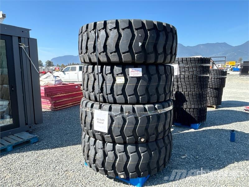  Quantity of (4) Dumax 23525D568 23.5R25 Radial Tir الإطارات والعجلات والحافات