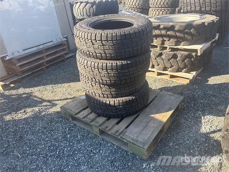  Quantity of (4) LT265/70R17 Tires (Unused) 轮胎、车轮、轮圈