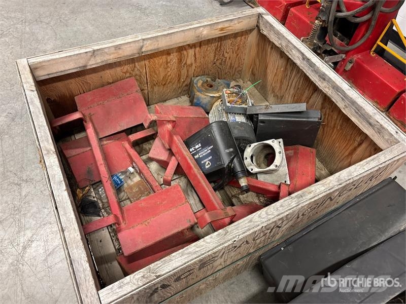 Quantity of (4) Transquip RM16 Electric Truck Hois Строительная техника - Другие