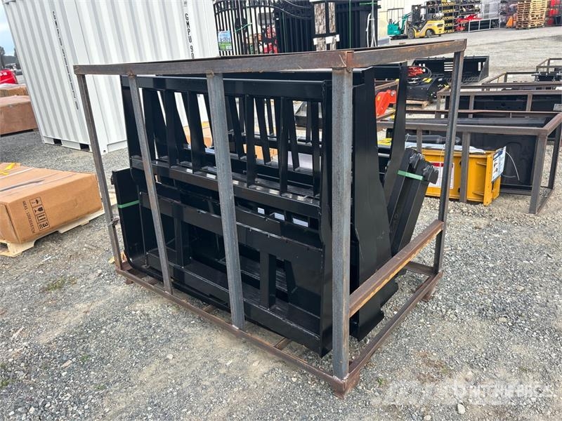 Quantity of (5) AGT SA-100 48 in Skid Steer Forks Δικράνες