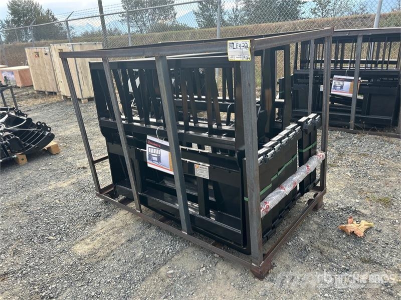 Quantity of (5) AGT SA-100 48 in Skid Steer Forks Δικράνες