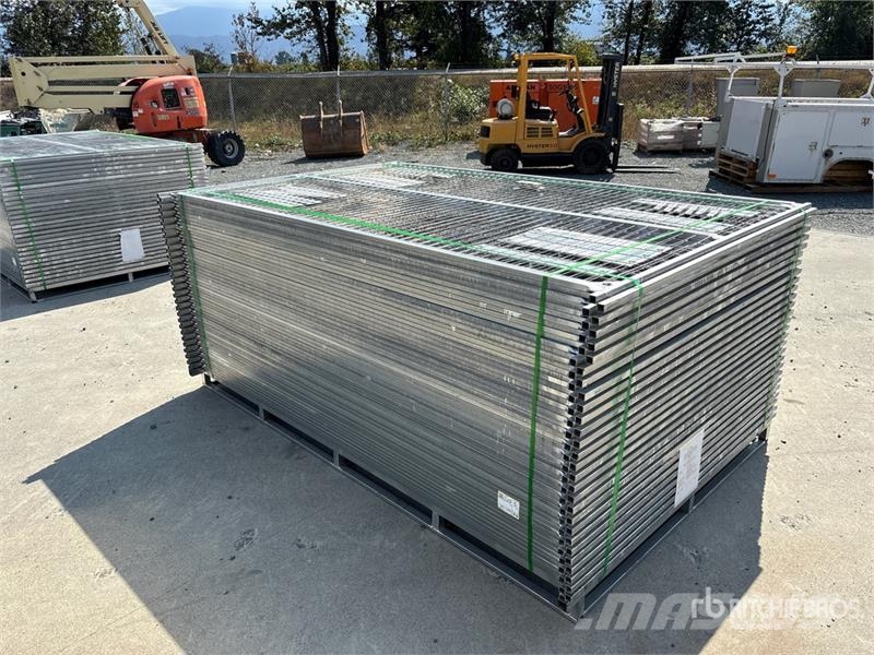 Quantity of (55) 9 ft 6 in x 6 ft Galvanized Premi Ďalšie komponenty