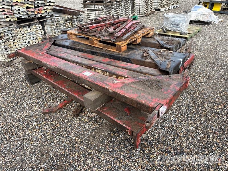  Quantity of (6) Trailer Bunks Transportes - Outros
