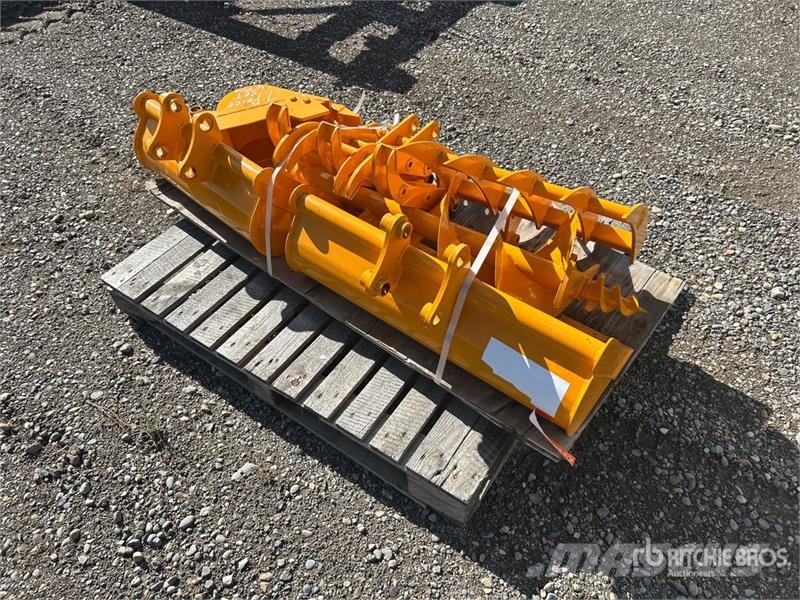 Quantity of (7) Mini Excavator Attachments Andre komponenter