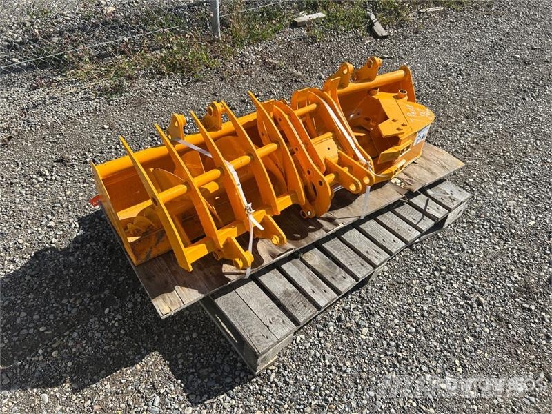 Quantity of (7) Mini Excavator Attachments Andre komponenter