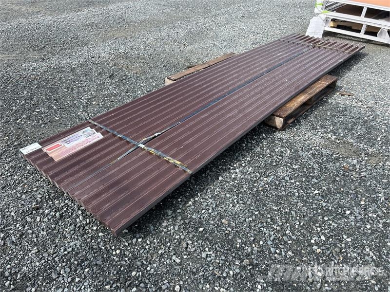Quantity of (70) 3 ft x 12 ft Brown Metal Roof Pan Seilwinden, Bauaufzüge und Lastenaufzüge