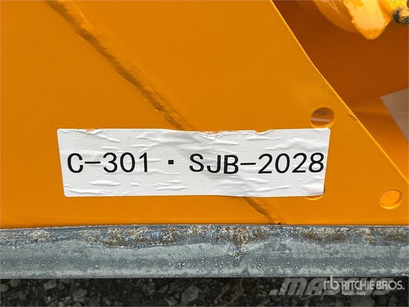  Quantity of (8)  GIYI Cat 301 GYA-8 Mini Excavator Andre komponenter