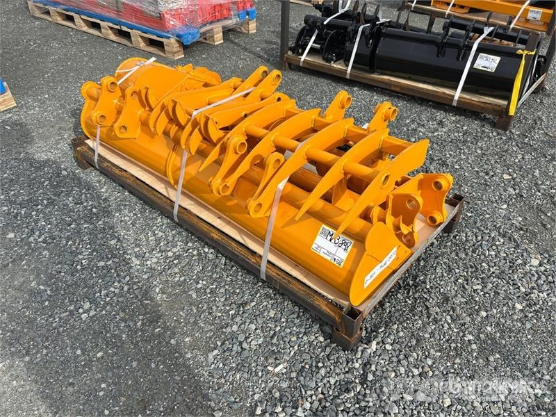 Quantity of (8) GIYI Cat 301 GYA-8 Mini Excavator Andre komponenter