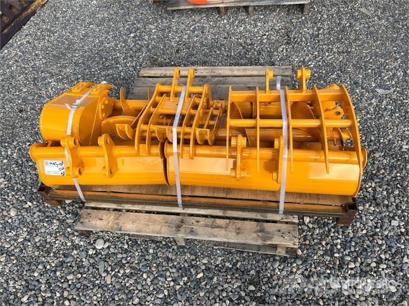 Quantity of (8) GIYI Cat 301 GYA-8 Mini Excavator Other components