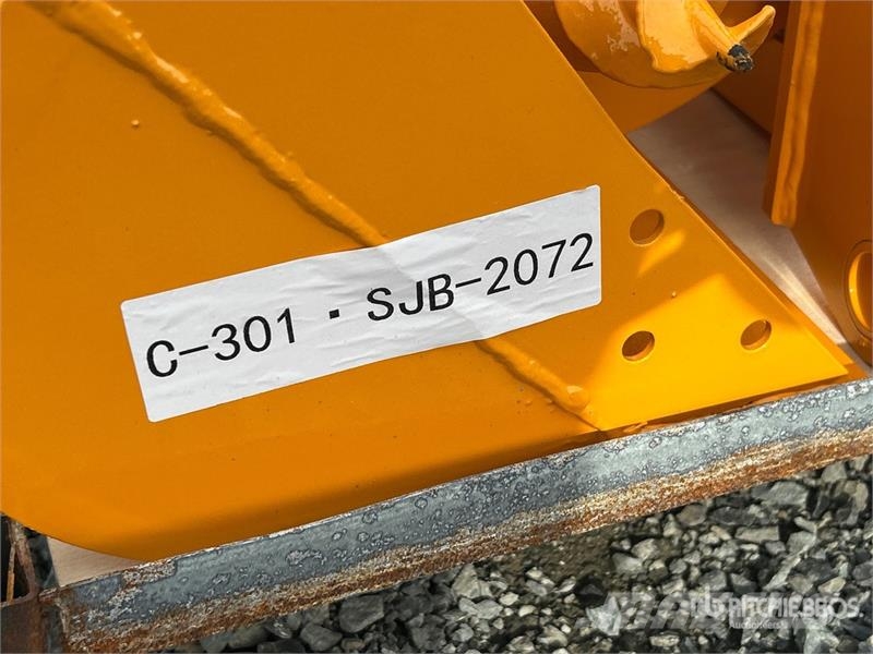 Quantity of (8) GIYI Cat 301 GYA-8 Mini Excavator Andre komponenter