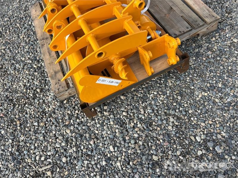 Quantity of (8) GIYI Cat 301 GYA-8 Mini Excavator Other components