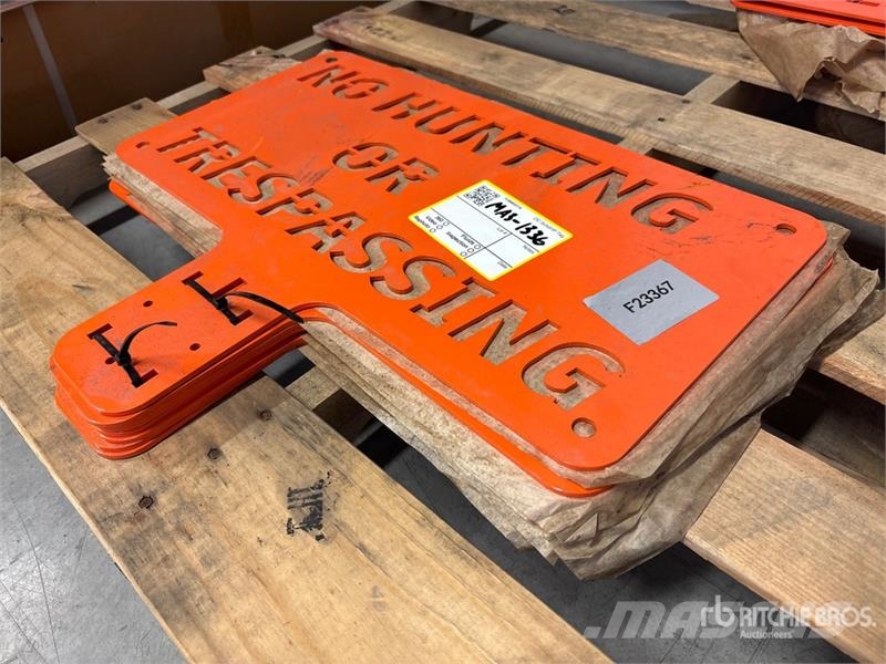  Quantity of (8)  SKLP SK-NHT8 Warning Signs (Unuse Andre komponenter