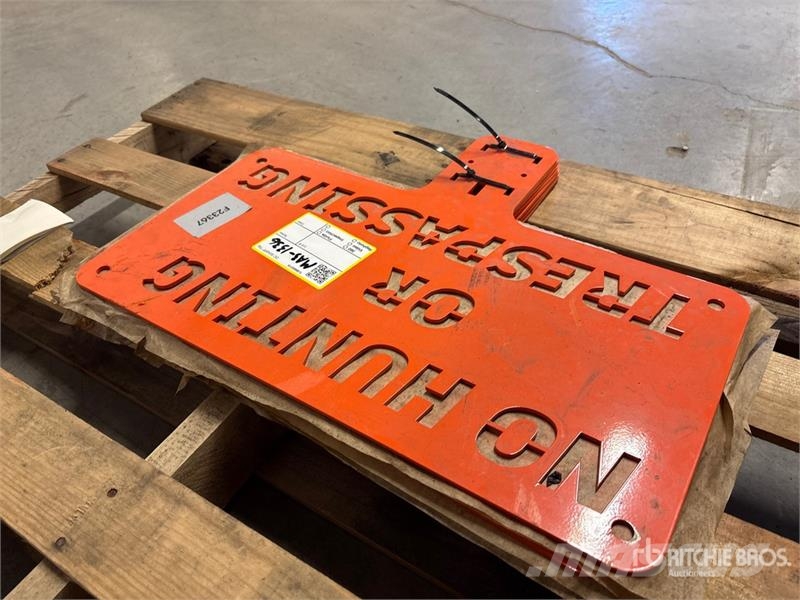 Quantity of (8)  SKLP SK-NHT8 Warning Signs (Unuse Andre komponenter