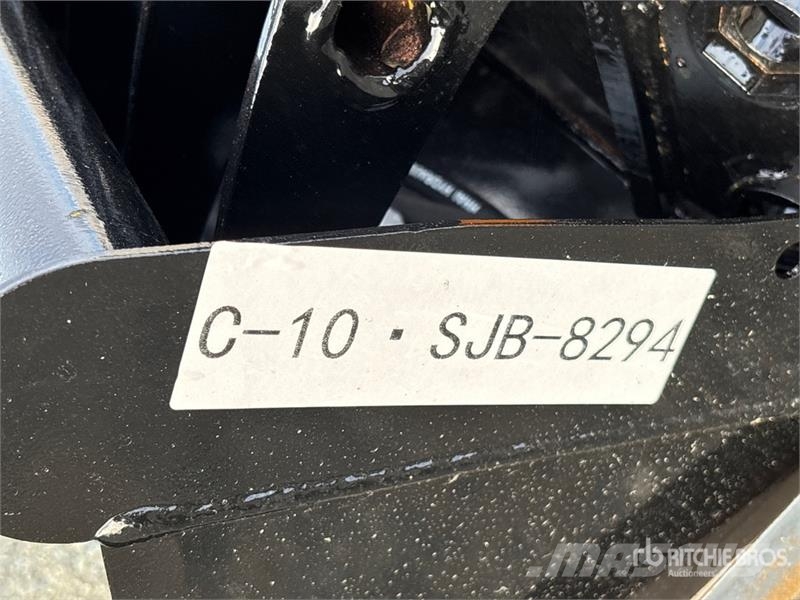 Quantity of (8) VICSEC VCA-8 Mini Excavator Attac Andre komponenter