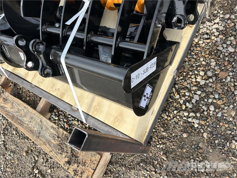  Quantity of (8)  VICSEC VCA-8 Mini Excavator Attac Otros componentes