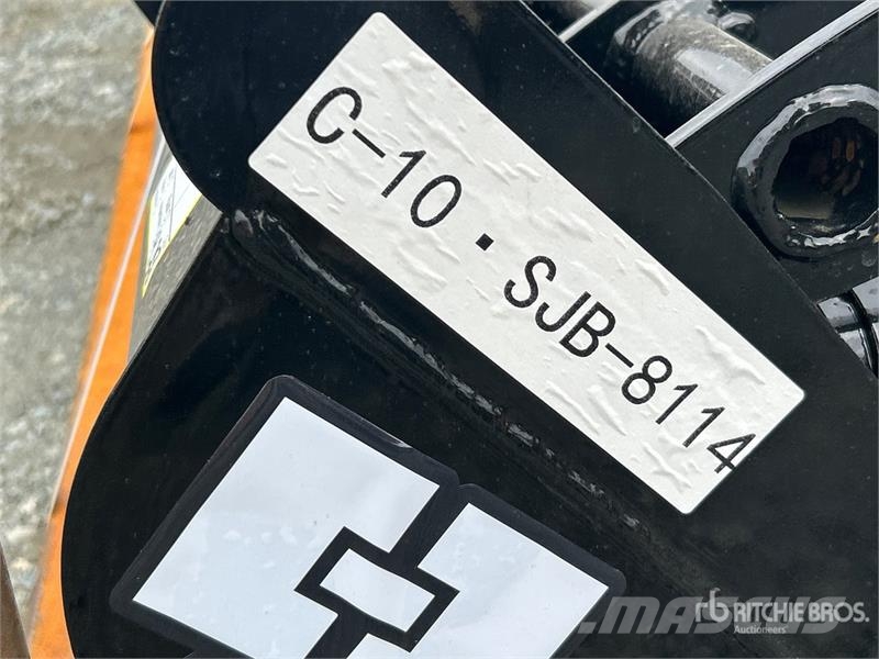 Quantity of (8) VICSEC VCA-8 Mini Excavator Attac Andre komponenter