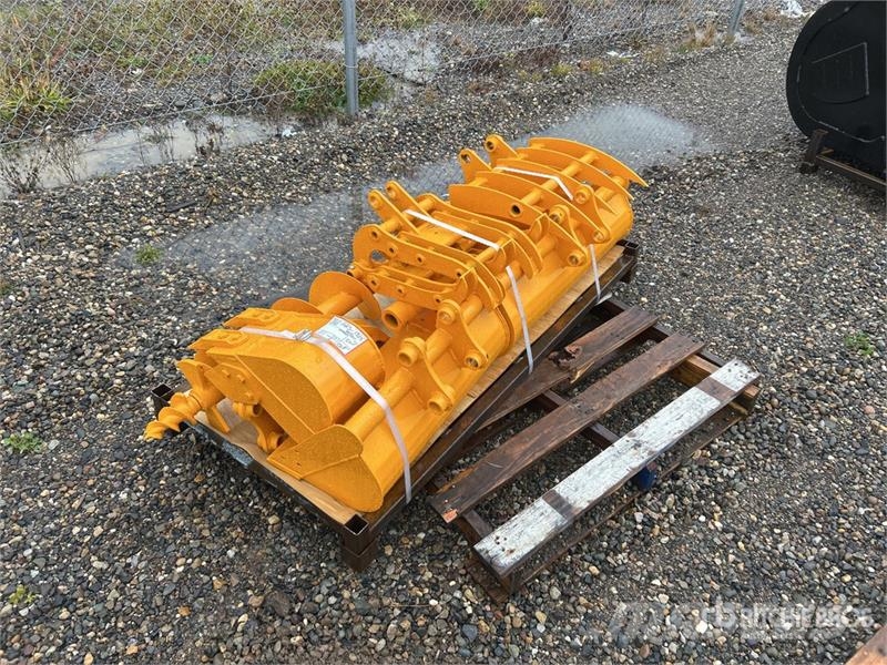  Quantity of Excavator Attachments Andre komponenter
