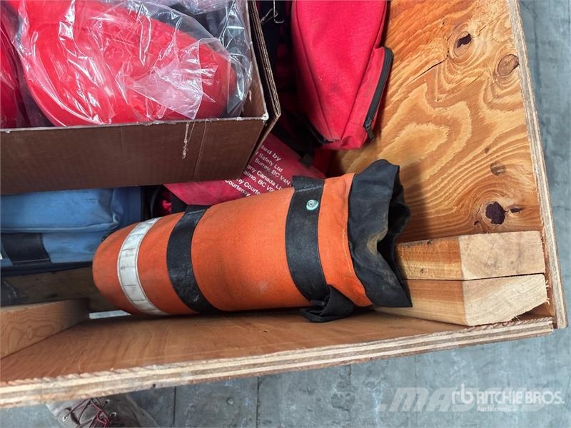  Quantity of Stretcher, Hard Hats, and Various Medi معدات البناء - غير ذلك