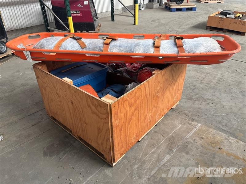  Quantity of Stretcher, Hard Hats, and Various Medi معدات البناء - غير ذلك