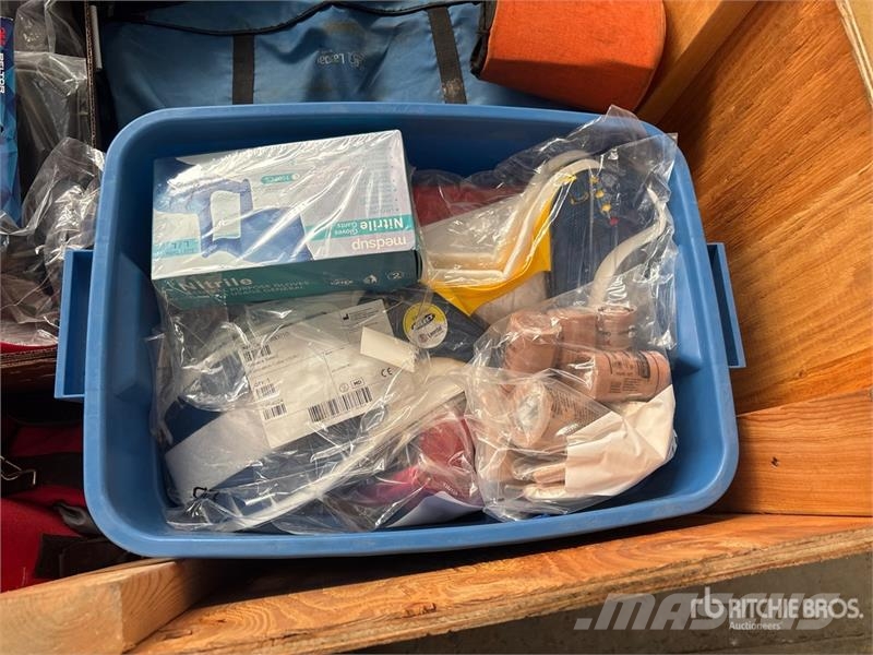  Quantity of Stretcher, Hard Hats, and Various Medi معدات البناء - غير ذلك