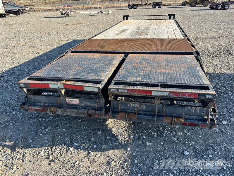 Rainbow 24 ft Tri/A Equipment Trailer Biltransportsläp