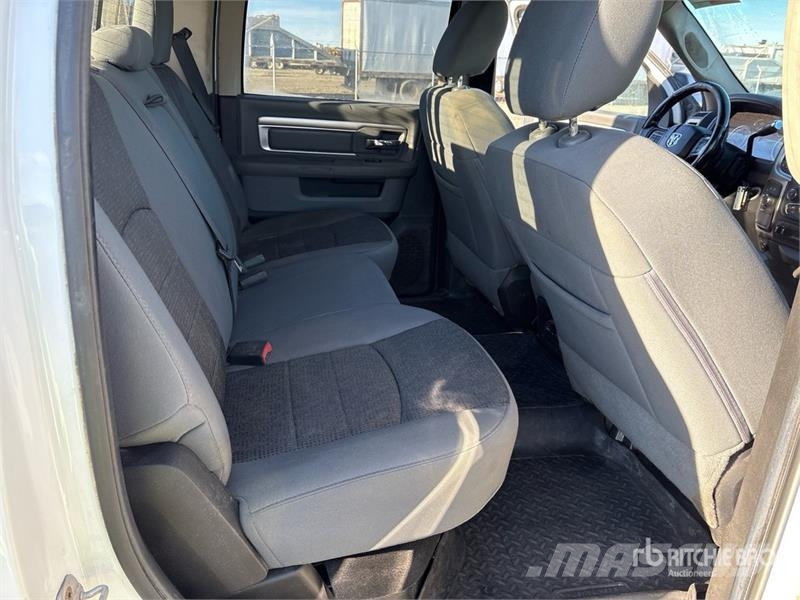 RAM 2500 4x4 Crew Cab Pickup Egyéb
