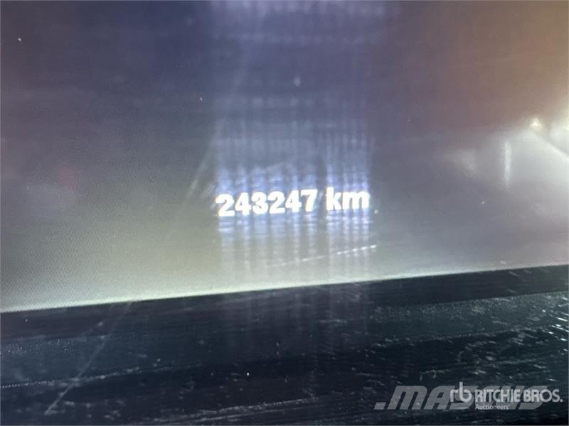 RAM 2500 4x4 Crew Cab Pickup Otras furgonetas