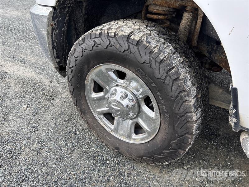 RAM 2500 4x4 Crew Cab Pickup Прочие фургоны