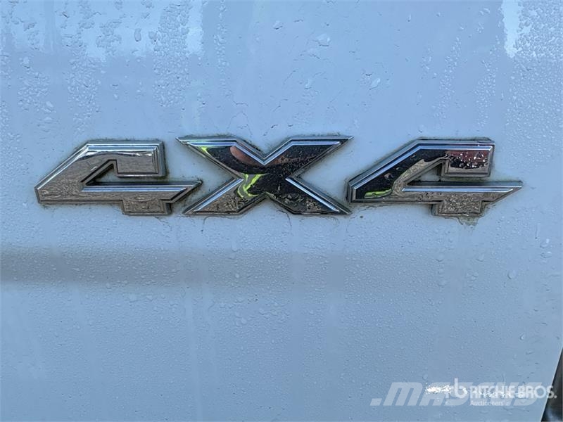 RAM 2500 4x4 Crew Cab Pickup Egyéb