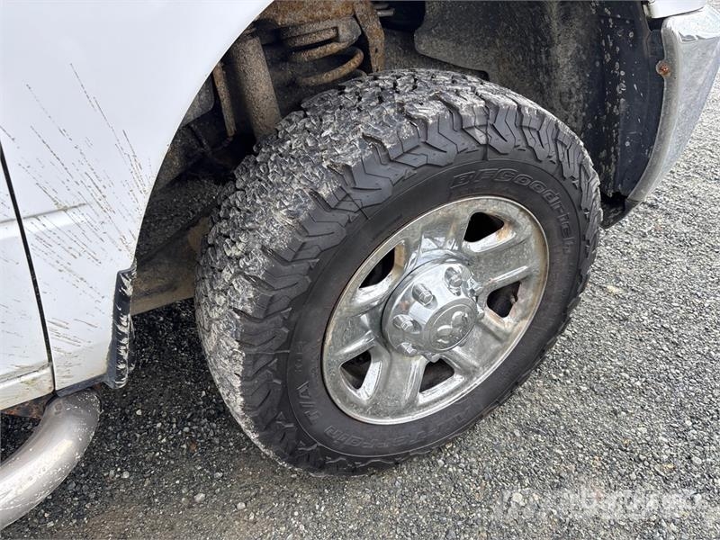 RAM 2500 4x4 Crew Cab Pickup Прочие фургоны