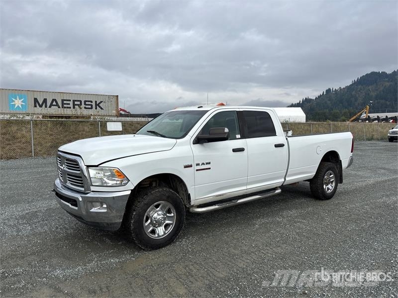RAM 2500 4x4 Crew Cab Pickup Прочие фургоны
