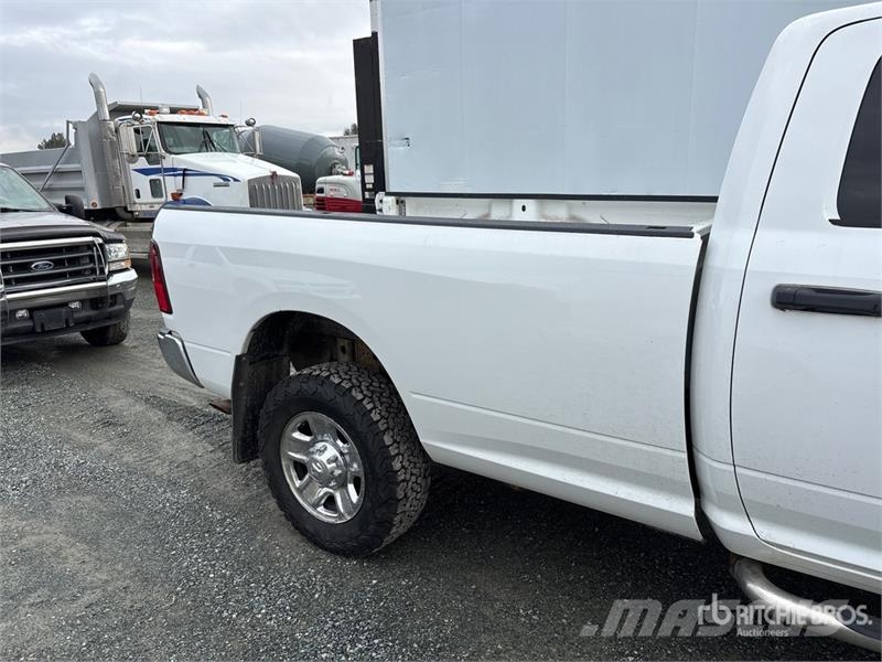 RAM 2500 4x4 Crew Cab Pickup Прочие фургоны