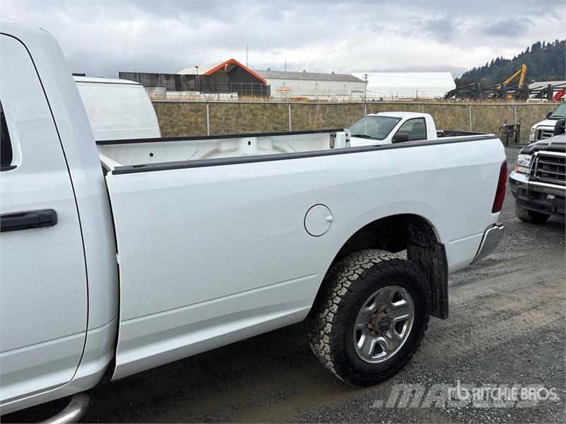RAM 2500 4x4 Crew Cab Pickup Прочие фургоны